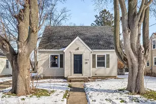 523 Preston Ave, Elgin, IL 60120 - Photo 2