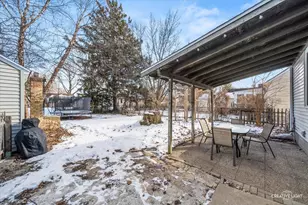 523 Preston Ave, Elgin, IL 60120 - Photo 16