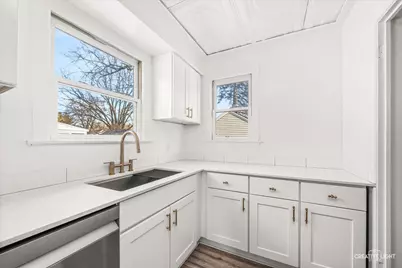 523 Preston Avenue, Elgin, IL 60120 - Photo 6