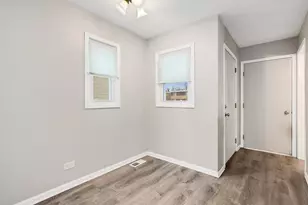 27W145 Cooley Ave, Winfield, IL 60190 - Photo 2