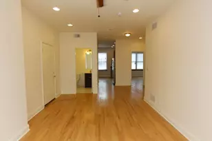 1010 W Sunnyside Ave, Chicago, IL 60640 - Photo 10