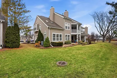 352 Kildare Court #352, Carol Stream, IL 60188 - Photo 2