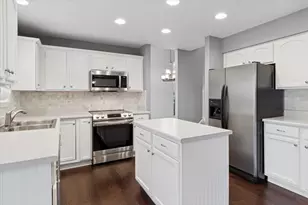 1568 Woodland Ln, Bolingbrook, IL 60490 - Photo 8