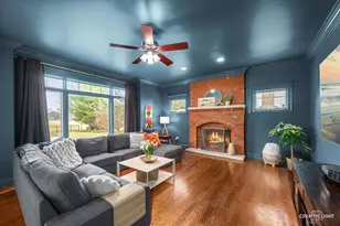 216 S Whispering Hills Dr, Naperville, IL 60540 - Photo 12