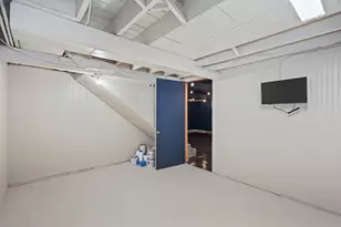 304 W Van Buren St, Marengo, IL 60152 - Photo 30