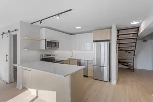 6166 N Sheridan Rd, Chicago, IL 60660 - Photo 4