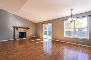 1305 Spalding Dr, Mundelein, IL 60060 - Photo 6