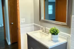 8614 W Berwyn Ave, Chicago, IL 60656 - Photo 12