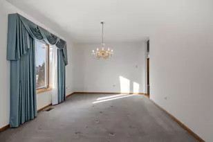 8614 Bangor Dr, Tinley Park, IL 60487 - Photo 4