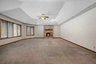 8614 Bangor Dr, Tinley Park, IL 60487 - Photo 6