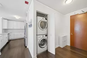 201 N Westshore Dr, Chicago, IL 60601 - Photo 22