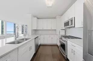 201 N Westshore Dr, Chicago, IL 60601 - Photo 6