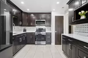 15722 Foxbend Ct, Orland Park, IL 60462 - Photo 2