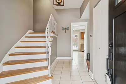 521 E Balsam Lane, Palatine, IL 60074 - Photo 2