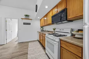 910 N Mason St, Bloomington, IL 61701 - Photo 14