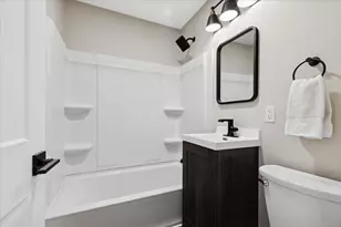 4518 W Shore Dr, McHenry, IL 60050 - Photo 12