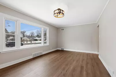 4518 W Shore Drive, McHenry, IL 60050 - Photo 4