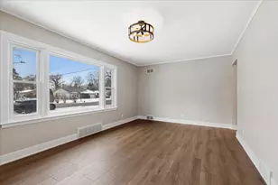 4518 W Shore Dr, McHenry, IL 60050 - Photo 6