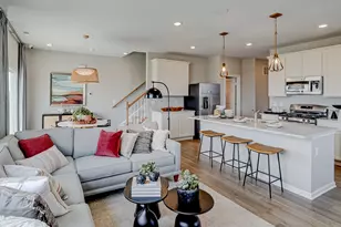 401 Comstock Rd, South Elgin, IL 60177 - Photo 8