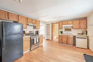 38 Crissey Ave, Geneva, IL 60134 - Photo 8