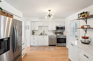 6826 Church Ct, Woodridge, IL 60517 - Photo 8