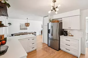 6826 Church Ct, Woodridge, IL 60517 - Photo 10