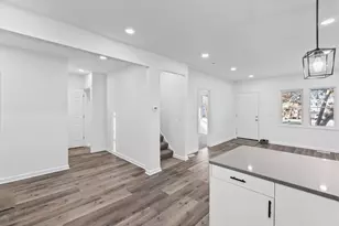 867 Church Rd, Aurora, IL 60505 - Photo 8