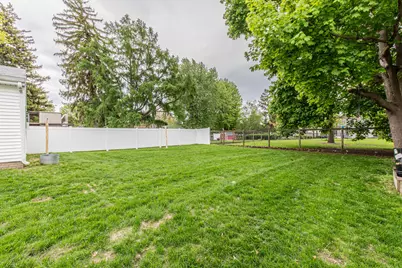 432 E Crown Street, Princeton, IL 61356 - Photo 32