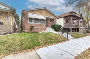 2243 E 92nd Pl, Chicago, IL 60617 - Photo 2