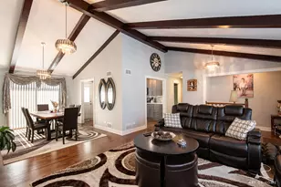 9401 S 83rd Ave, Hickory Hills, IL 60457 - Photo 10