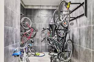 5860 N Kenmore Ave, Chicago, IL 60660 - Photo 10