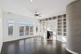 937 N Willard Ct, Chicago, IL 60642 - Photo 2