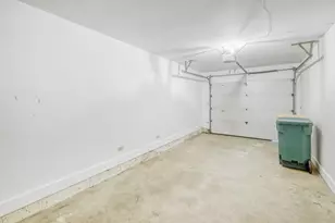 7285 Willow Way Ln, Willowbrook, IL 60527 - Photo 16