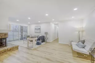 7285 Willow Way Ln, Willowbrook, IL 60527 - Photo 2