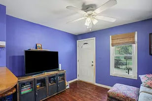 260 Beckwith St, Aurora, IL 60505 - Photo 2