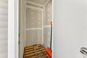 1613 Silverstone Dr, Carpentersville, IL 60110 - Photo 20