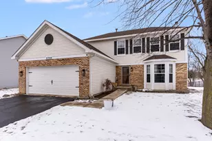 2722 Lahinch Dr, Aurora, IL 60503 - Photo 2