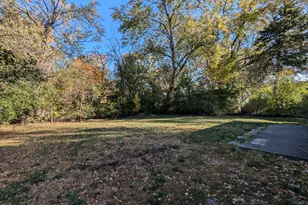 220 Mulberry Ln, Elk Grove Village, IL 60007 - Photo 10