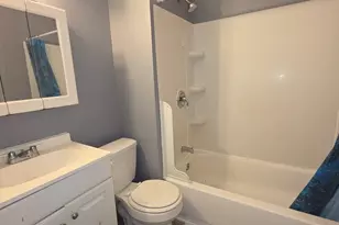 112 W 2nd St, Belvidere, IL 61008 - Photo 8