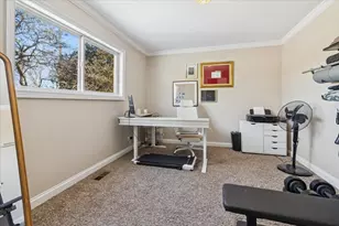 27W585 Galusha Ave, Warrenville, IL 60555 - Photo 22