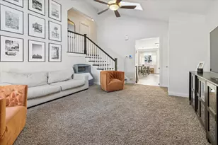 27W585 Galusha Ave, Warrenville, IL 60555 - Photo 8