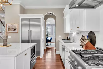 749 E Sunnyside Avenue, Libertyville, IL 60048 - Photo 12