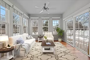 2843 Hillcrest Cir, Naperville, IL 60564 - Photo 2