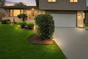 17125 Cregier Ave, South Holland, IL 60473 - Photo 2