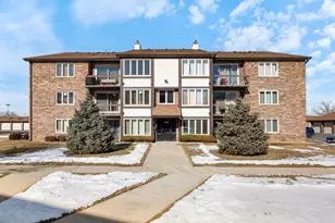 4940 Circle Ct, Crestwood, IL 60418 - Photo 1