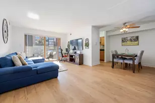 4940 Circle Ct, Crestwood, IL 60418 - Photo 2