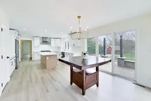 8S510 Oxford Ln, Naperville, IL 60565 - Photo 2