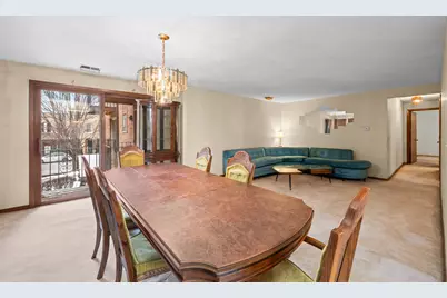 5819 W Higgins Avenue #2D, Chicago, IL 60630 - Photo 4