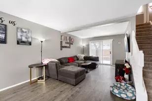 4022 Oxford Ct, Streamwood, IL 60107 - Photo 4