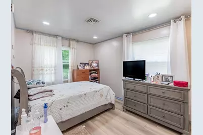 920 Suffolk Avenue, Westchester, IL 60154 - Photo 4